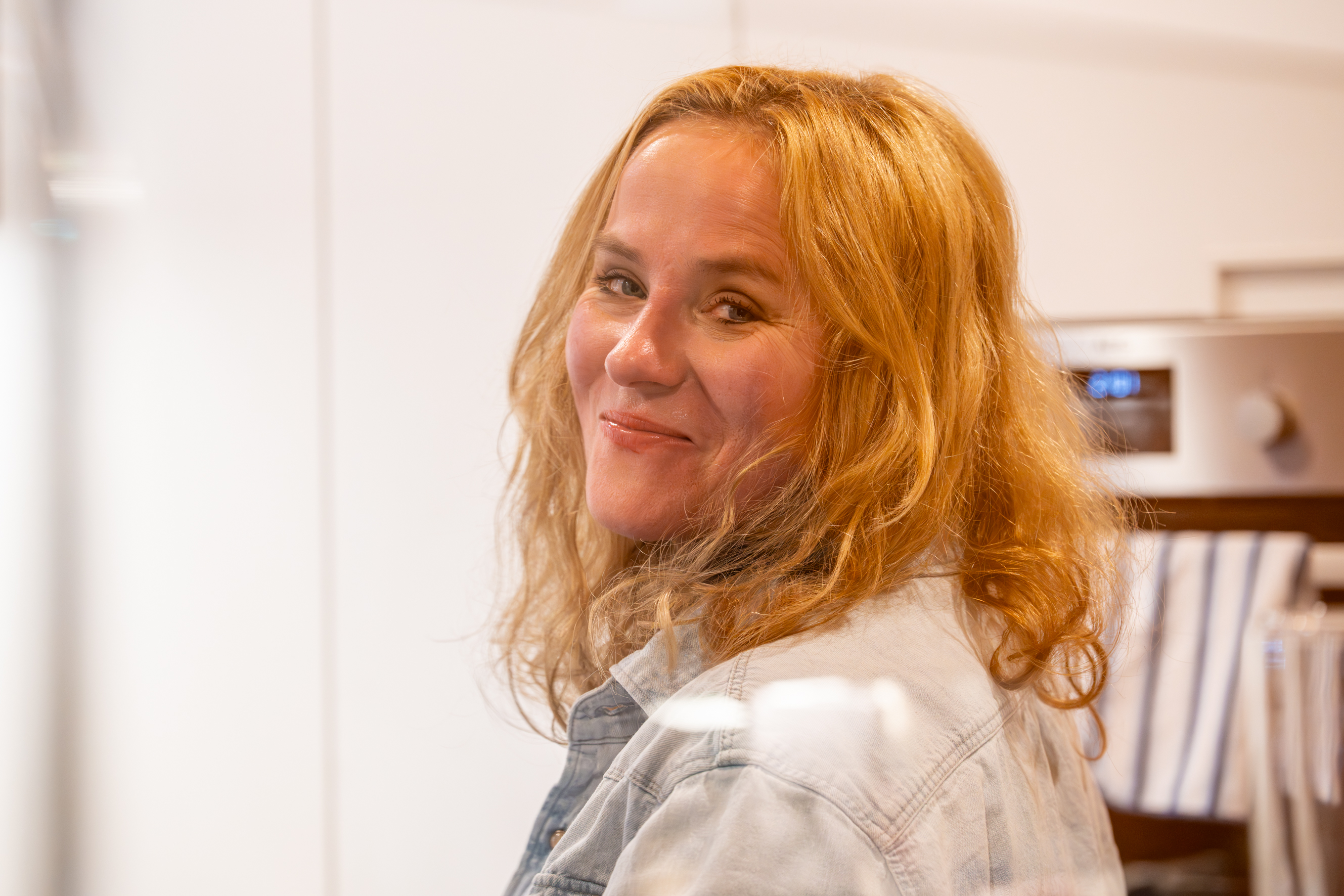  Sarah Brendel in Cafe West