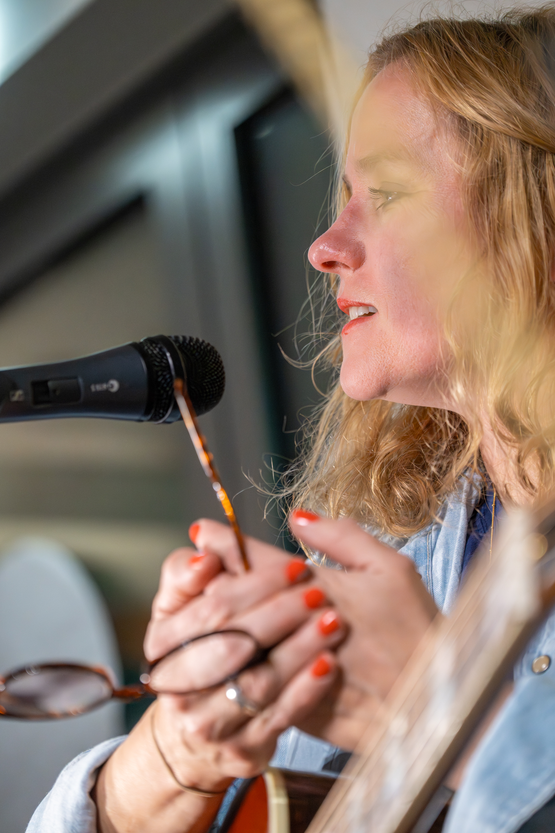  Sarah Brendel in Cafe West