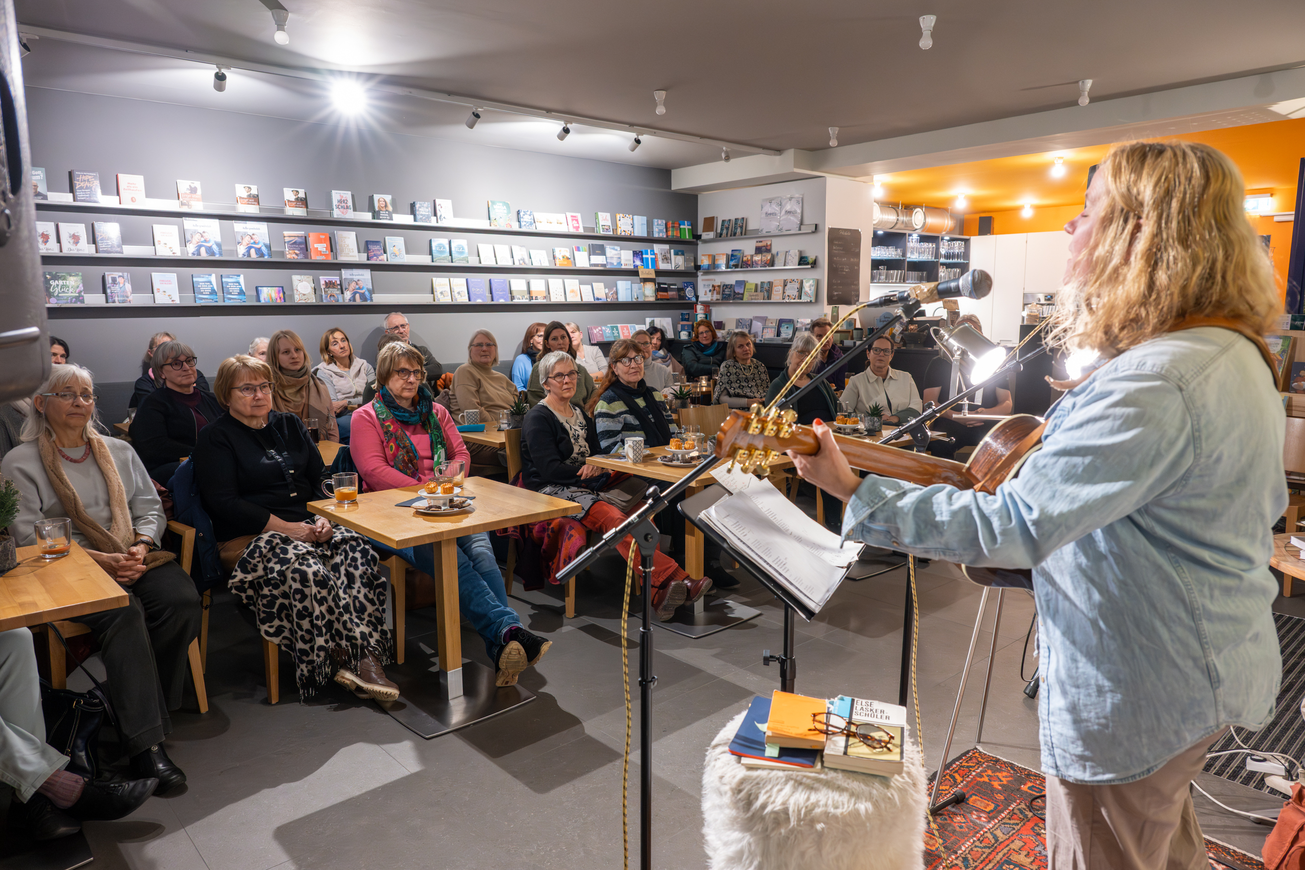  Sarah Brendel in Cafe West