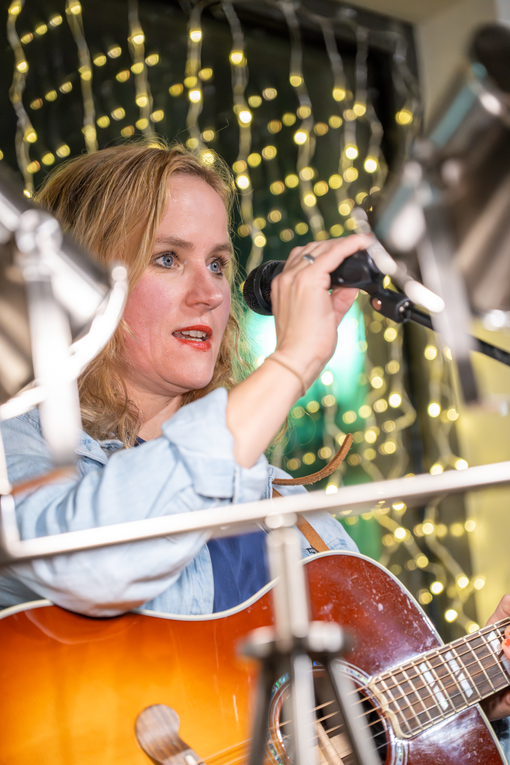  Sarah Brendel in Cafe West